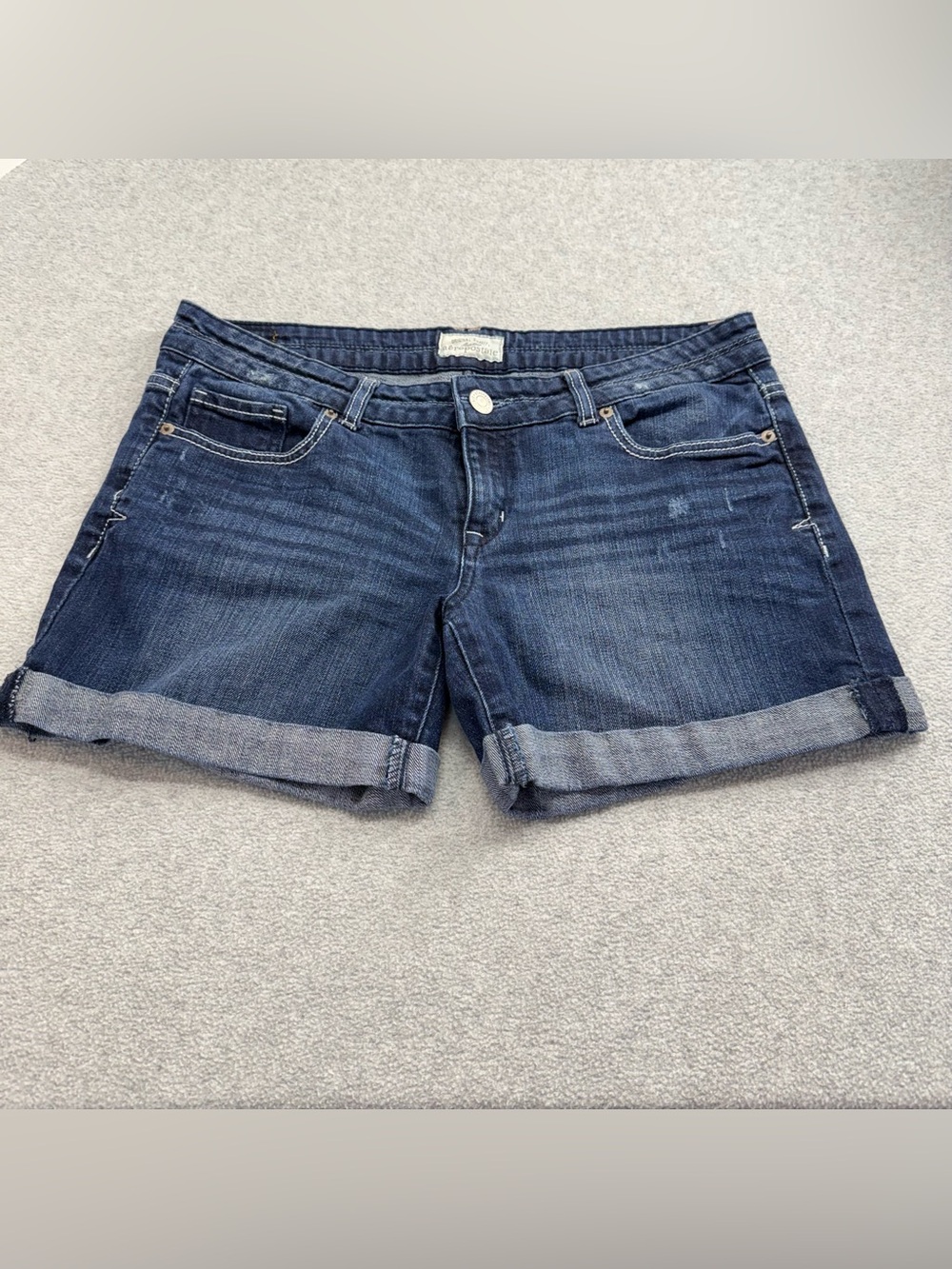 Aeropostale Womens Distressed Cuffed Denim Jean Shorts Size 9/10 Stretch